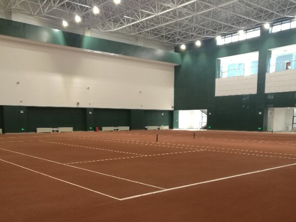 神华神东公司职工活动中心红土网球场施工完毕