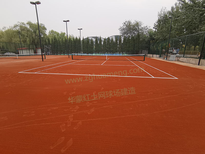 临汾市红土网球场正式修建完工